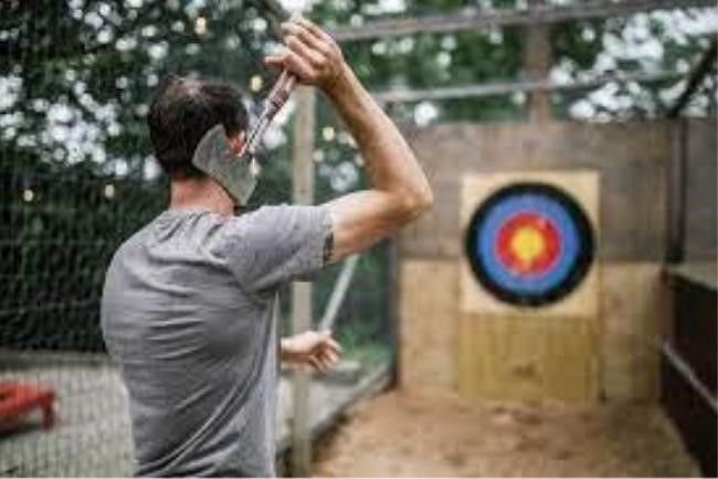 One Hour FREE Hatchet Throwing